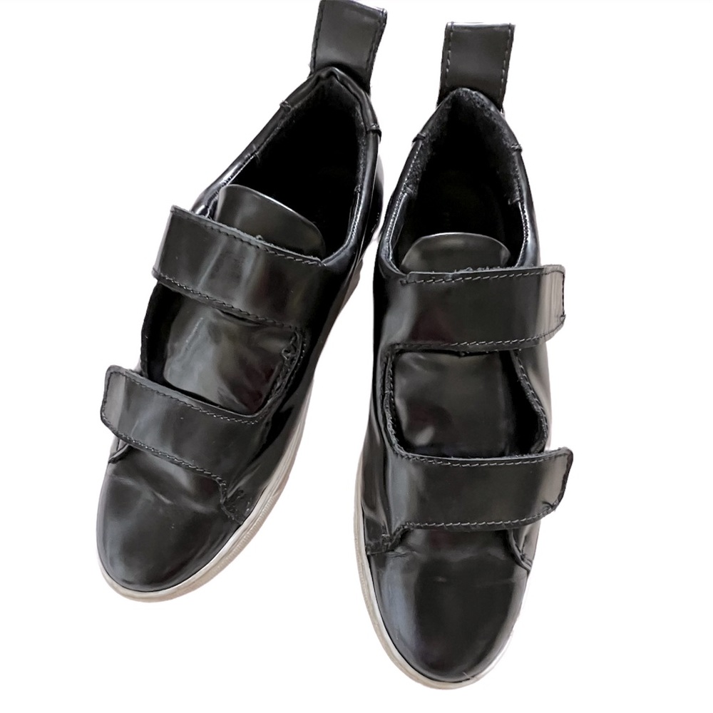 SAMSOE & SAMSOE Black Patent Leather Velcro Platform Sneakers 9